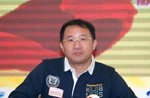 富商周旭辉<strong></p>
<p>eth币价格</strong>，44岁娶小12岁女星童蕾，获刑3年后，妻女过得如何？