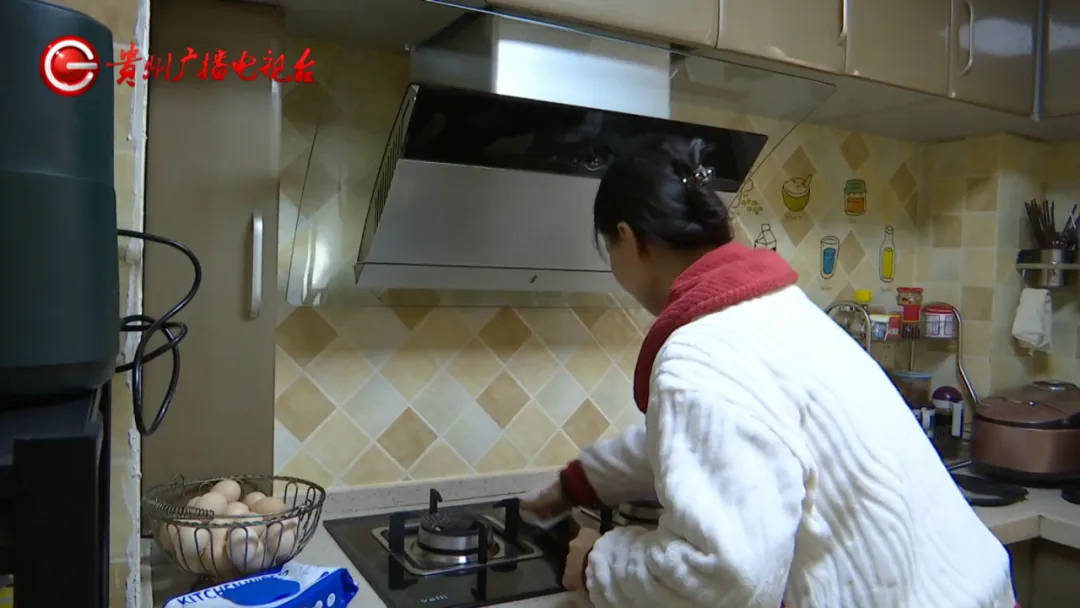 恶心坏了！贵阳一女子家中被扔进一颗“炸弹”<strong></p>
<p>eth币价格</strong>，残羹剩饭炸开花
