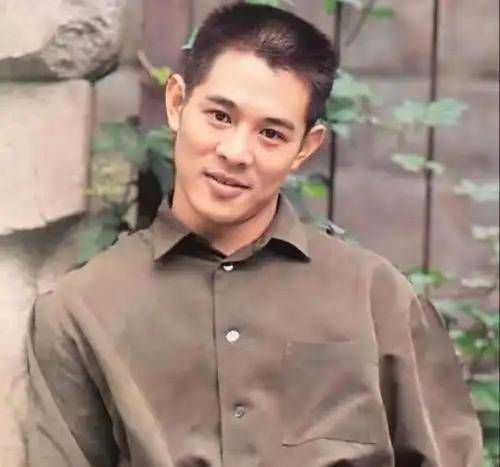 李连杰:后事一切从简<strong></p>
<p>比特币价格今日行情</strong>，不用立碑也不用办丧事，树葬海葬都可以