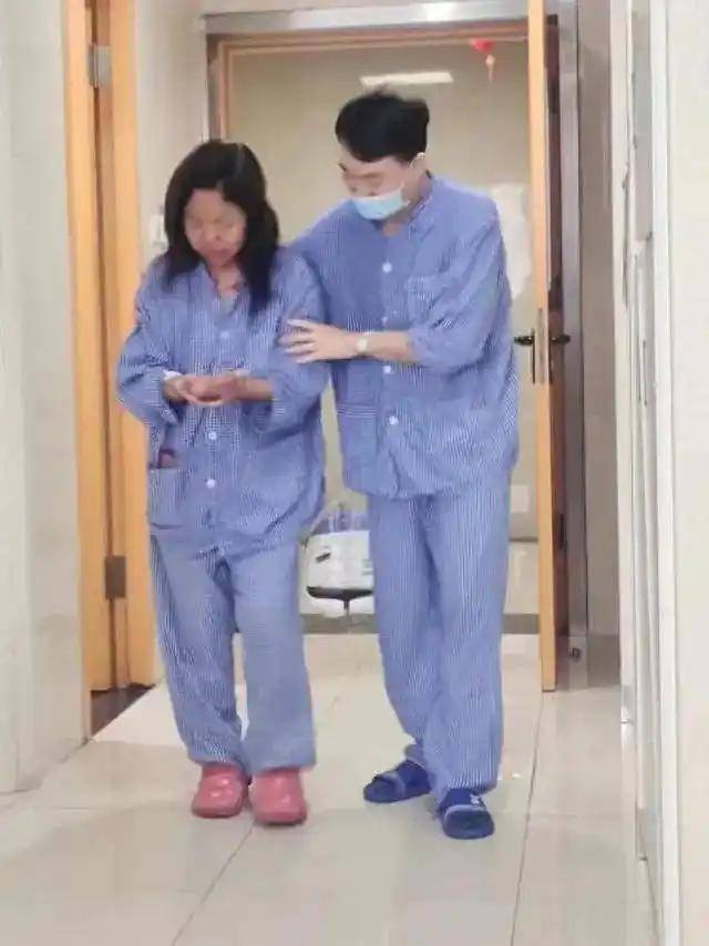 男子割肝救妻10个月后妻子去世：不后悔<strong></p>
<p>比特币减半</strong>，我不救她谁救她