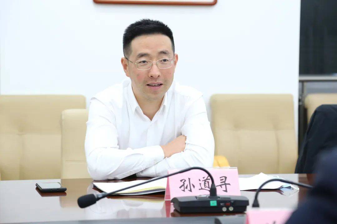 “全国经济最强镇”党委书记<strong></p>
<p>币安怎么充值</strong>，获提拔