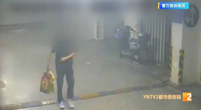 凌晨怪事！男子提着茅台袋子在车库<strong></p>
<p>狗狗币今日最新价格</strong>，翻垃圾桶竟为了.....