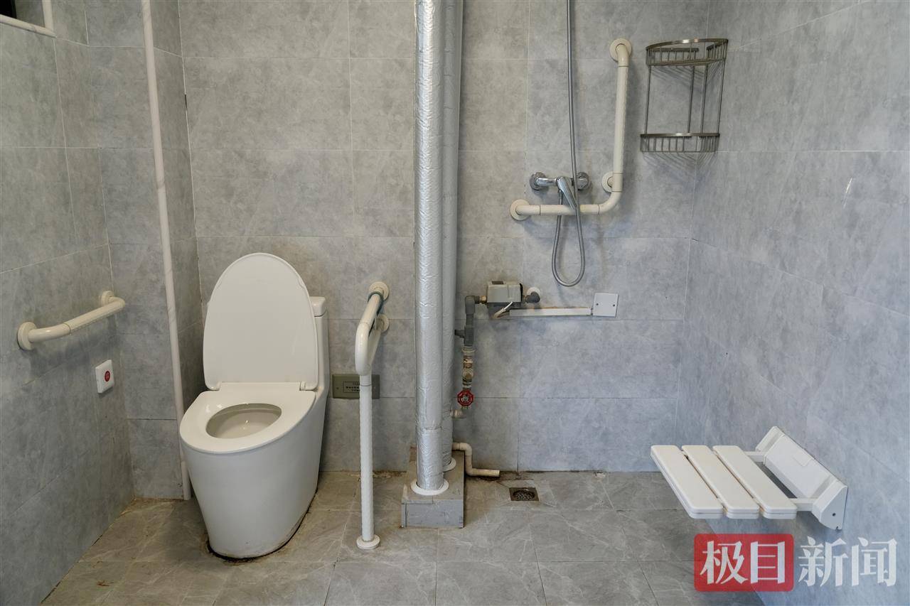 “玻璃娃娃”田艳青踏入武大校园！校方准备无障碍宿舍<strong></p>
<p>狗狗币实时行情</strong>，母亲能同寝陪读