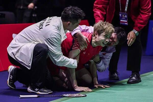 祝贺！石宇奇2比1逆转昆拉武特<strong></p>
<p>狗狗币实时行情</strong>，获得羽毛球世锦赛男单冠军！