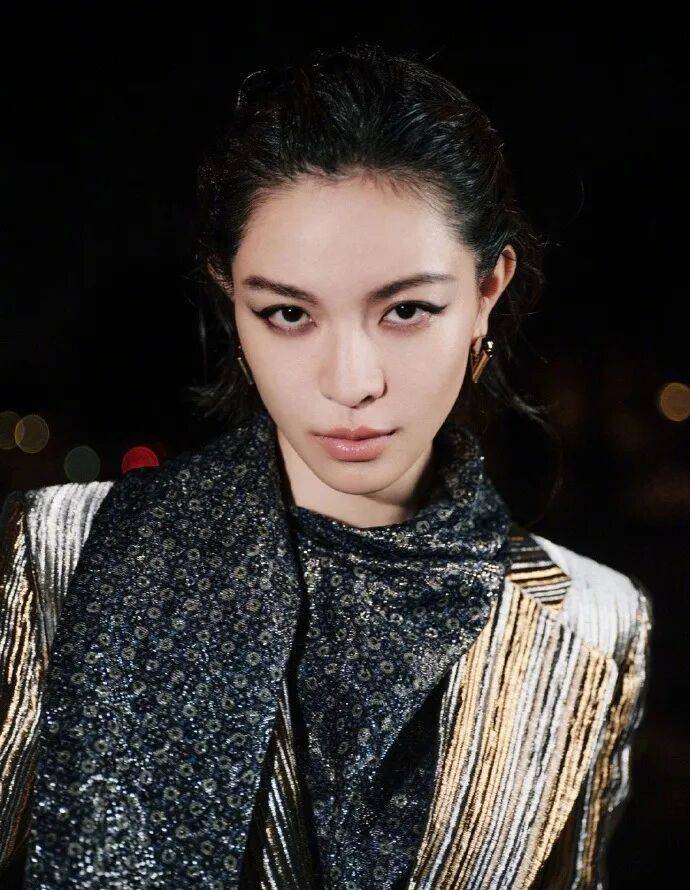 时装周上的女明星<strong></p>
<p>莱特币行情</strong>，秋冬氛围感一键封顶！