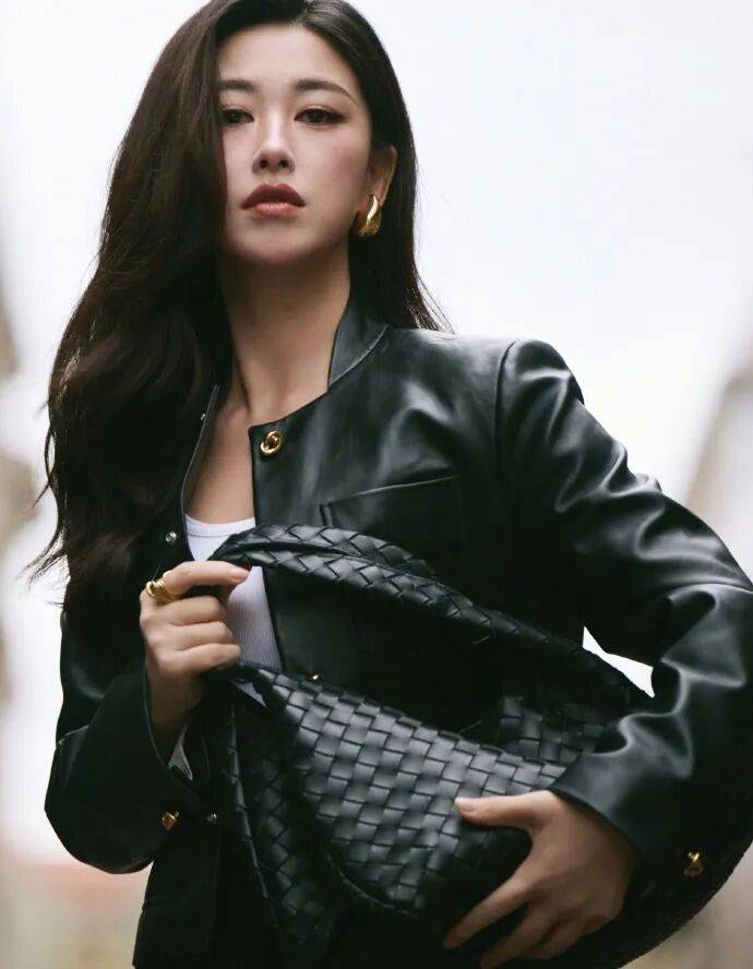 时装周上的女明星<strong></p>
<p>莱特币行情</strong>，秋冬氛围感一键封顶！