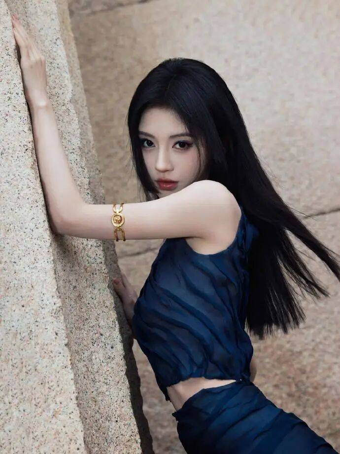 时装周上的女明星<strong></p>
<p>莱特币行情</strong>，秋冬氛围感一键封顶！
