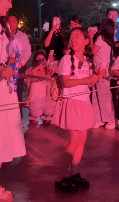 9岁小酒窝<strong></p>
<p>莱特币价格</strong>，大大方方成顶流
