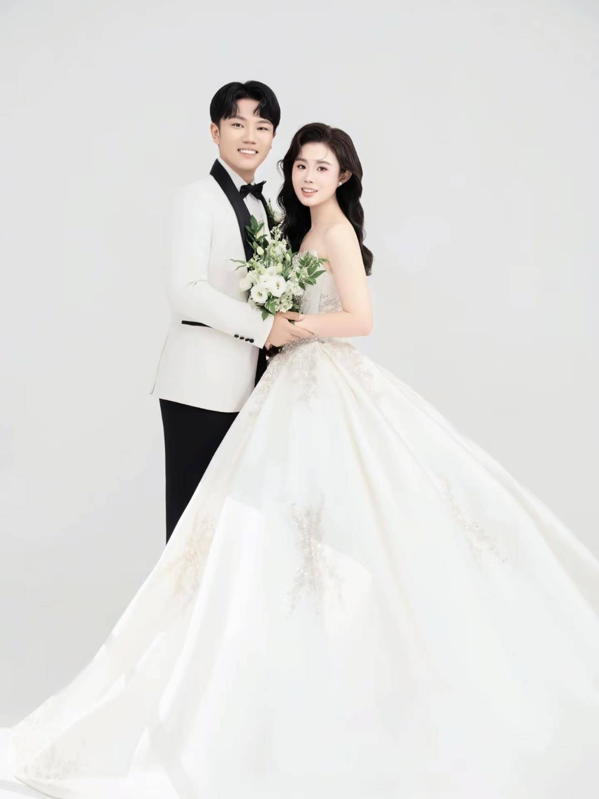 “千万富翁”解克锋儿子解清帅将举办婚礼<strong></p>
<p>欧易</strong>，解克锋：很开心，邀请了部分寻亲家长参加