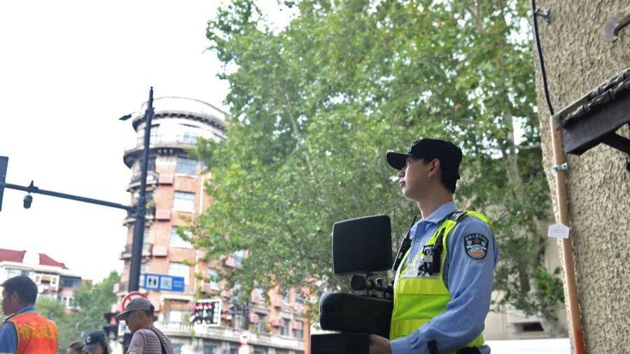 突然群发<strong></p>
<p>欧易</strong>！大批上海市民收到警方短信！全市爆火网红已被锁定...有爸爸因孩子违规被罚款