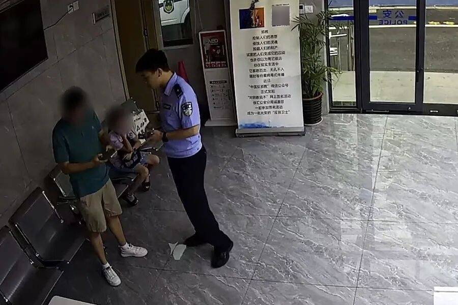 突然群发<strong></p>
<p>欧易</strong>！大批上海市民收到警方短信！全市爆火网红已被锁定...有爸爸因孩子违规被罚款