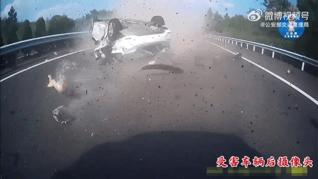 “我撒谎天打雷劈！”男子高速突然强行变道致翻车<strong></p>
<p>欧易交易所</strong>，反诬赖对方