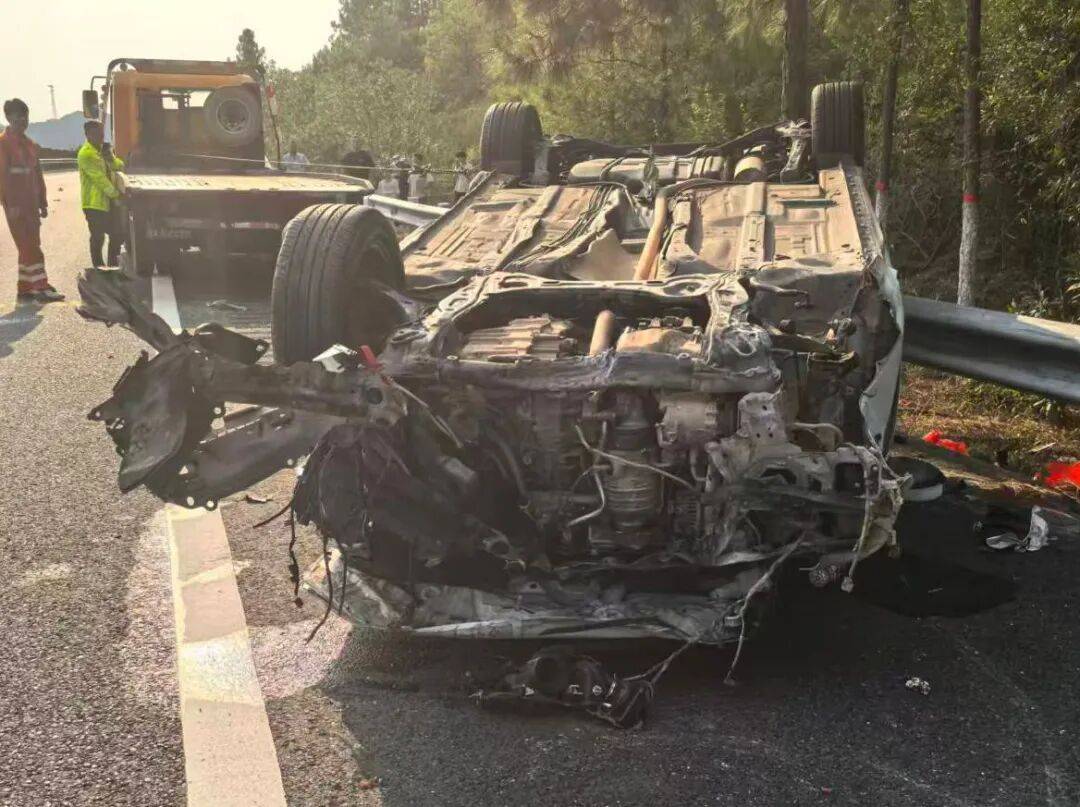 “我撒谎天打雷劈！”男子高速突然强行变道致翻车<strong></p>
<p>欧易交易所</strong>，反诬赖对方