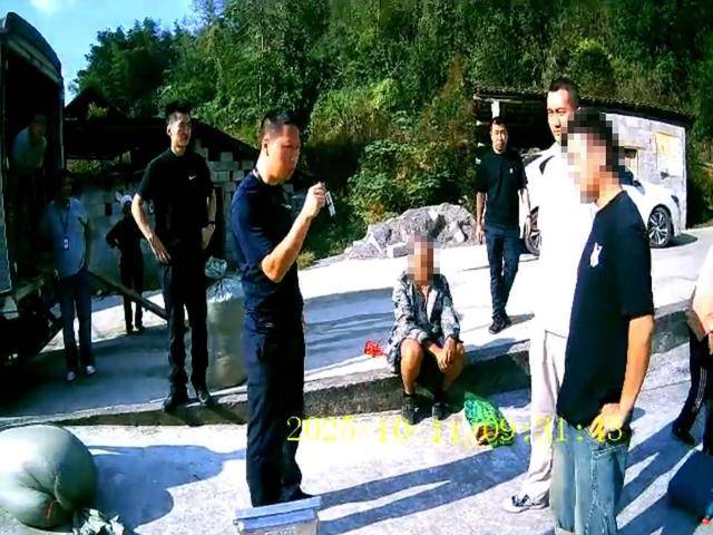 100斤玉米上秤秒变60斤？贵州一村民遭“鬼秤”骗粮！民警出手<strong></p>
<p>欧易okex官网</strong>，5人被拘