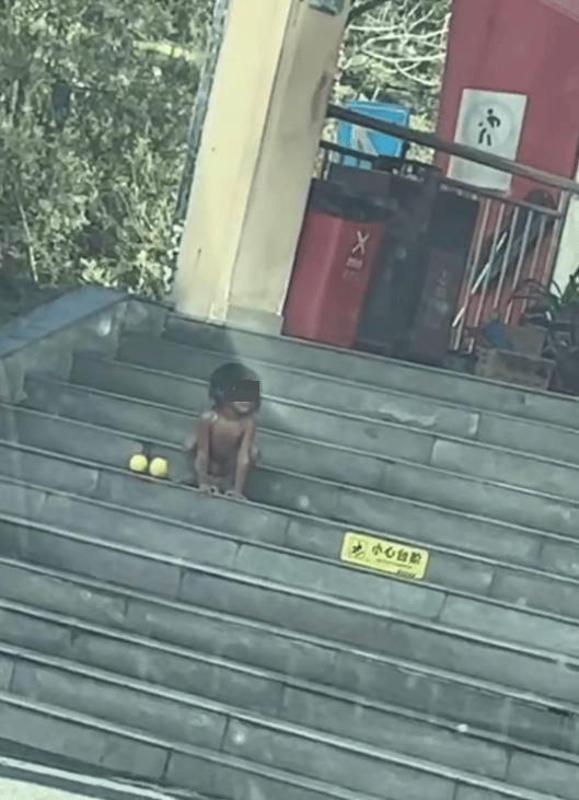 大理回应高速上有家庭带“野人小孩”：父母坚持让娃亲近自然<strong></p>
<p>欧易app下载</strong>，生活暂无困难，没虐待