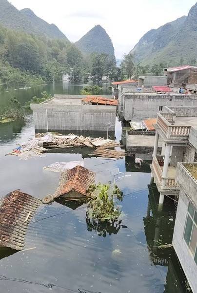百色多个村庄被困水中已超半月<strong></p>
<p>欧易app下载</strong>，长涝难退为何重演？