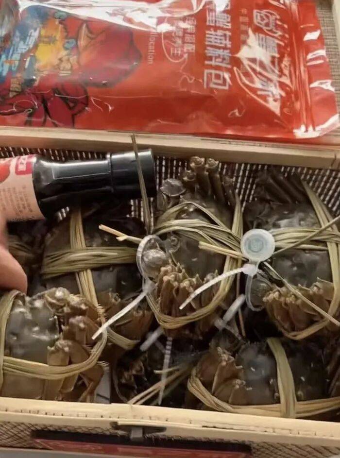 官方回应阳澄湖大闸蟹乱象:对问题企业依法调查跟进<strong></p>
<p>易欧</strong>,加强大闸蟹品牌保护 | 大闸蟹市场调査·追踪报道②