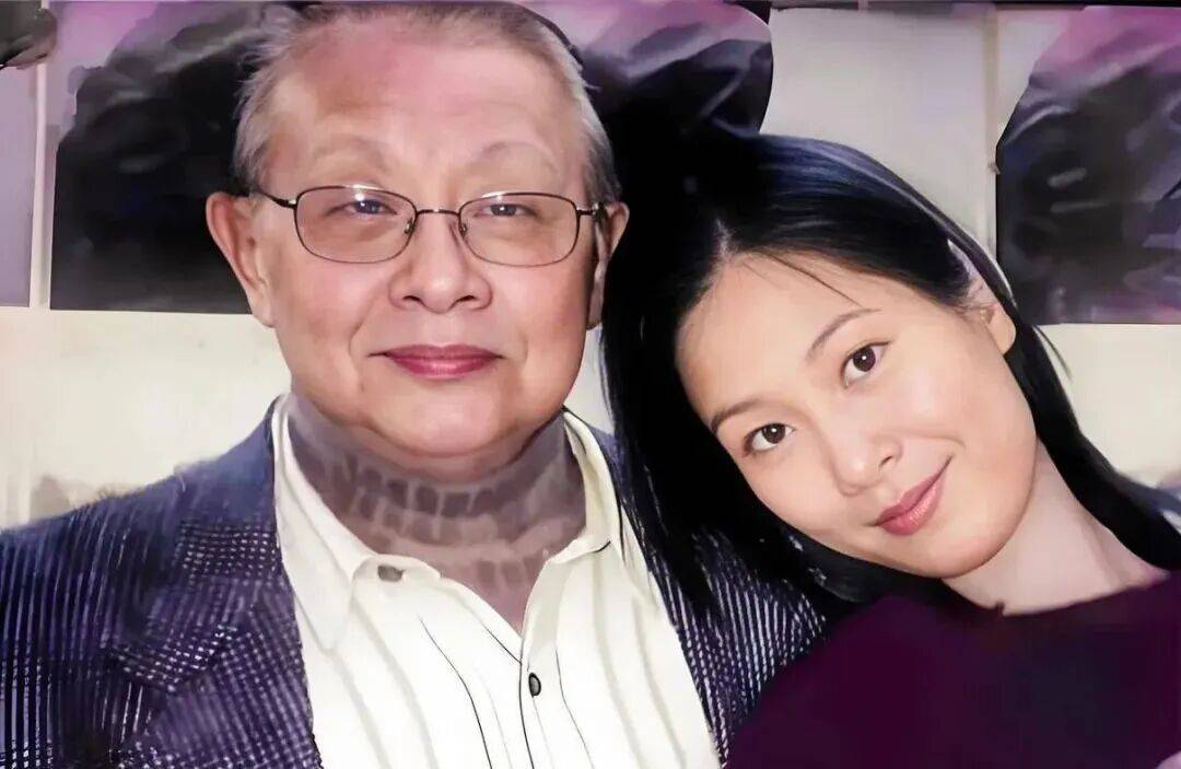 确认了<strong></p>
<p>易欧</strong>!是著名歌手刘若英的爷爷