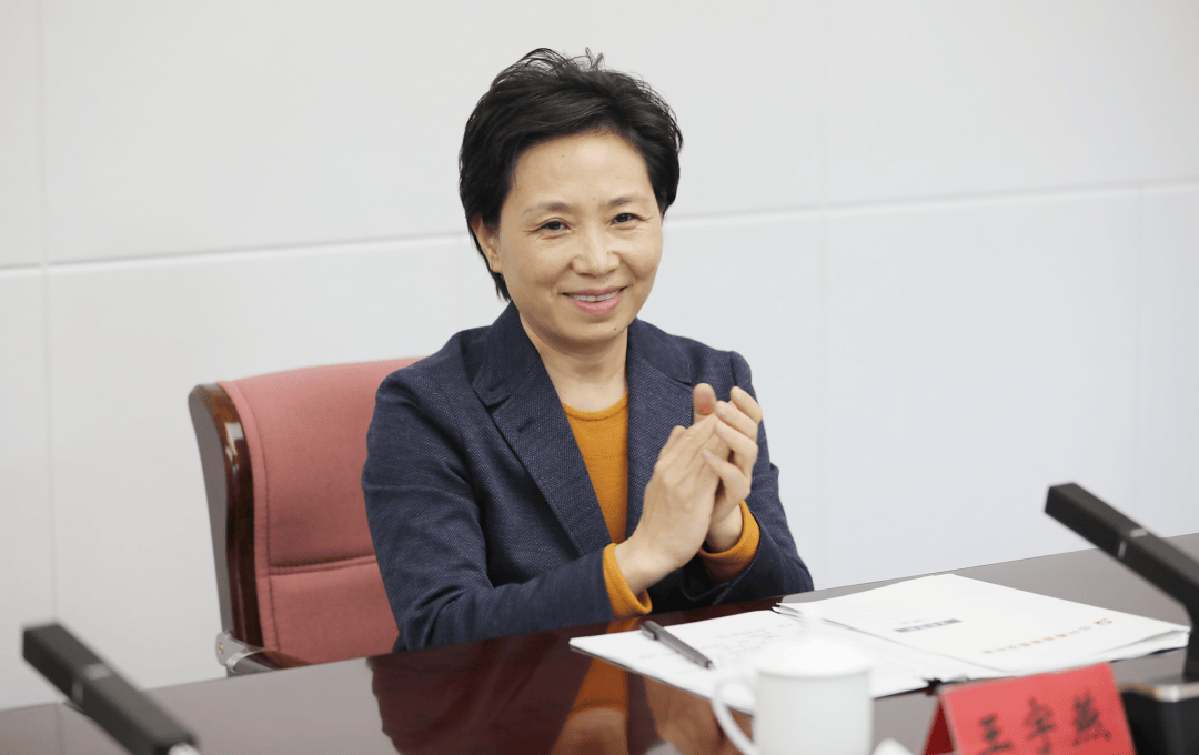 王宇燕<strong></p>
<p>易欧app</strong>，已任中华全国供销合作总社理事会主任