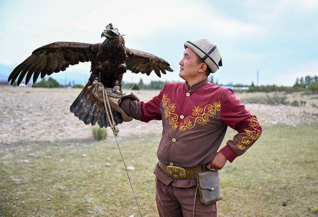 青年说 | 到中亚<strong></p>
<p>欧易平台</strong>,奔赴一场激动人心的“探秘”