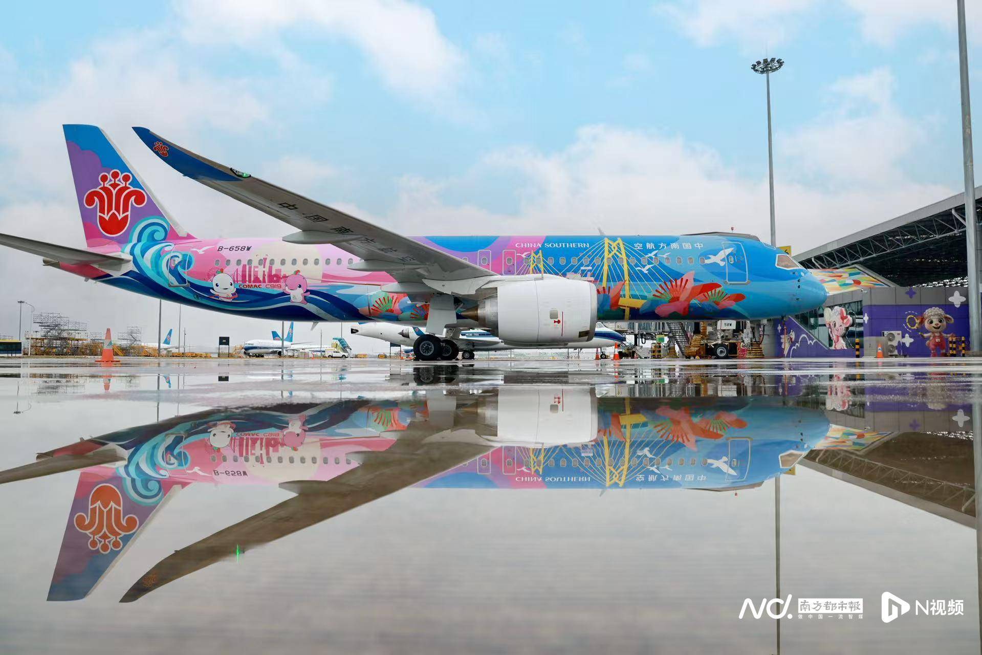 广州白云机场起飞<strong></p>
<p>欧易网页版</strong>！国内首架C919全运会主题彩绘机首航