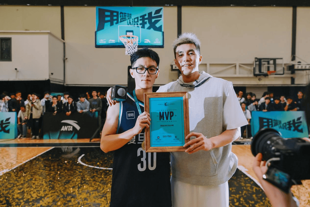 复旦、交大、同济等八大高校集结<strong></p>
<p>欧易okex</strong>,得物App“新生杯”篮球赛首战上海