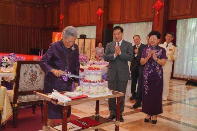 连续有两位国王访华<strong></p>
<p>欧易okex</strong>,其中一位是建交以来首访,证明了什么?