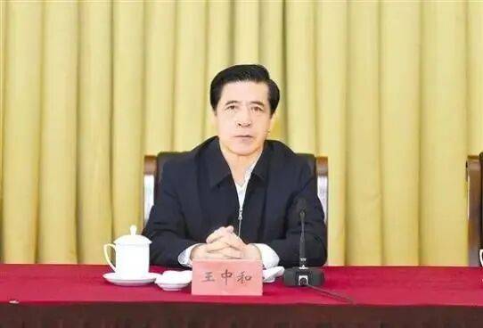 大搞权钱交易、权色交易<strong></p>
<p>欧易更新</strong>！内蒙古自治区政协原党组副书记、副主席王中和被公诉