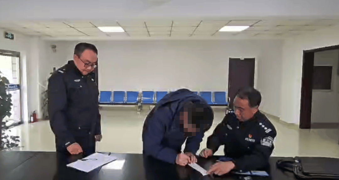 8人穿“警服”为婚礼开路？后续来了<strong></p>
<p>欧易更新</strong>！