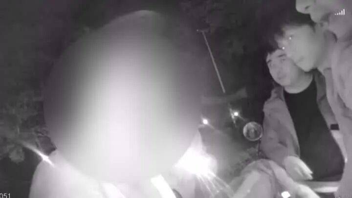 扬州一女子刷短视频惹祸:偷偷去银行取了6万现金<strong></p>
<p>欧易靠谱吗</strong>,结果……