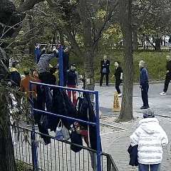 60多岁老人完成14个单杠大回环后猝死<strong></p>
<p>欧意</strong>！