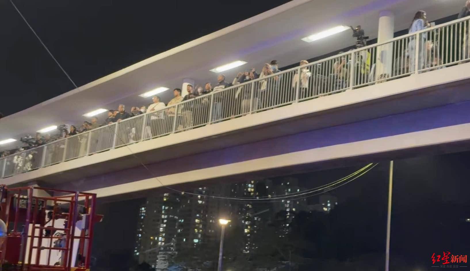 红星新闻实探香港宏福苑大火现场：警员称第一次遇到这么大火<strong></p>
<p>欧意官网</strong>，餐厅老板自发为救援人员送餐