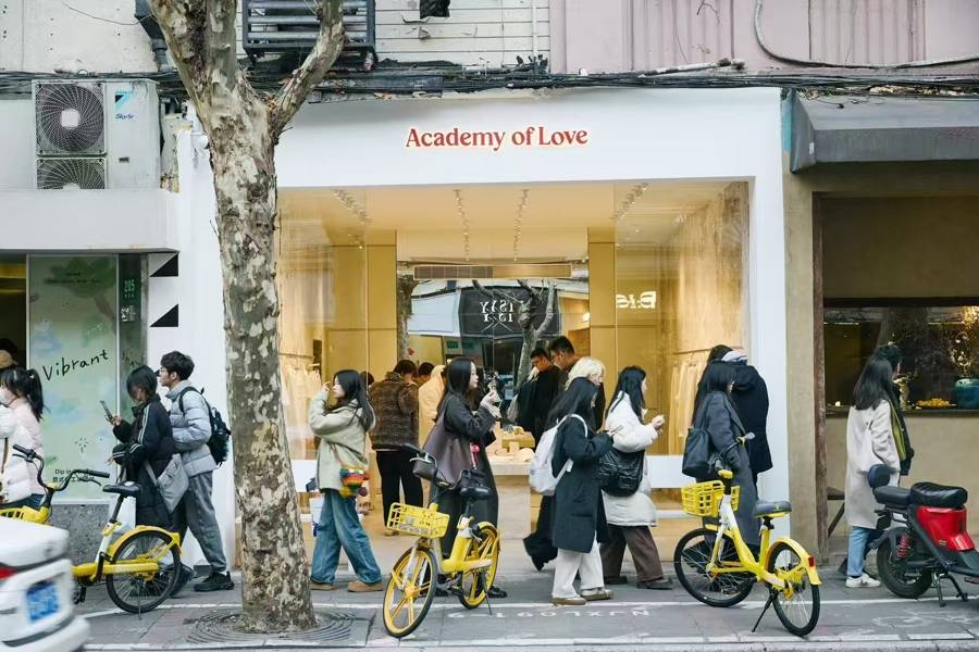 法国人在上海开店<strong></p>
<p>数字货币投资</strong>，只卖白色衣服竟然火了丨上海滩上洋掌柜