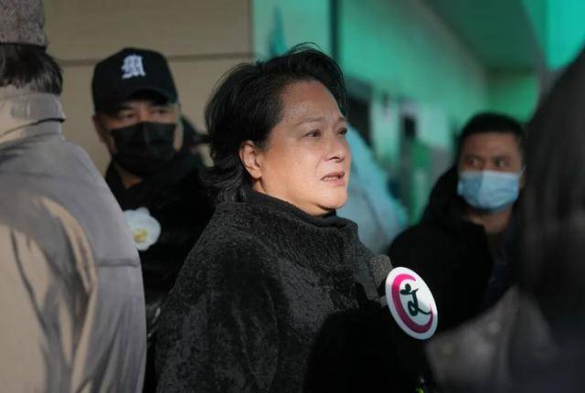 何晴之子追思：妈妈很喜欢雪<strong></p>
<p>数字货币交易所</strong>，北京这场雪好像是为她而下