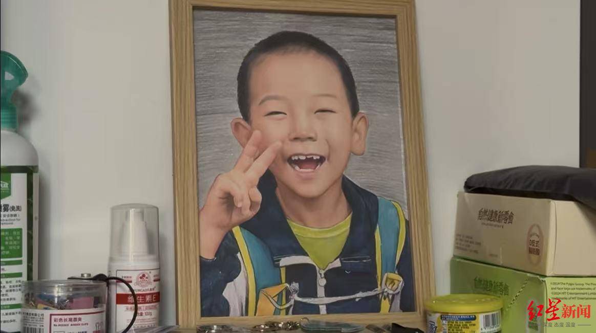 8岁自闭症男童苍山走失后身亡 深陷漩涡的父母:我们全家都在用爱托举这个孩子丨2025未完待续