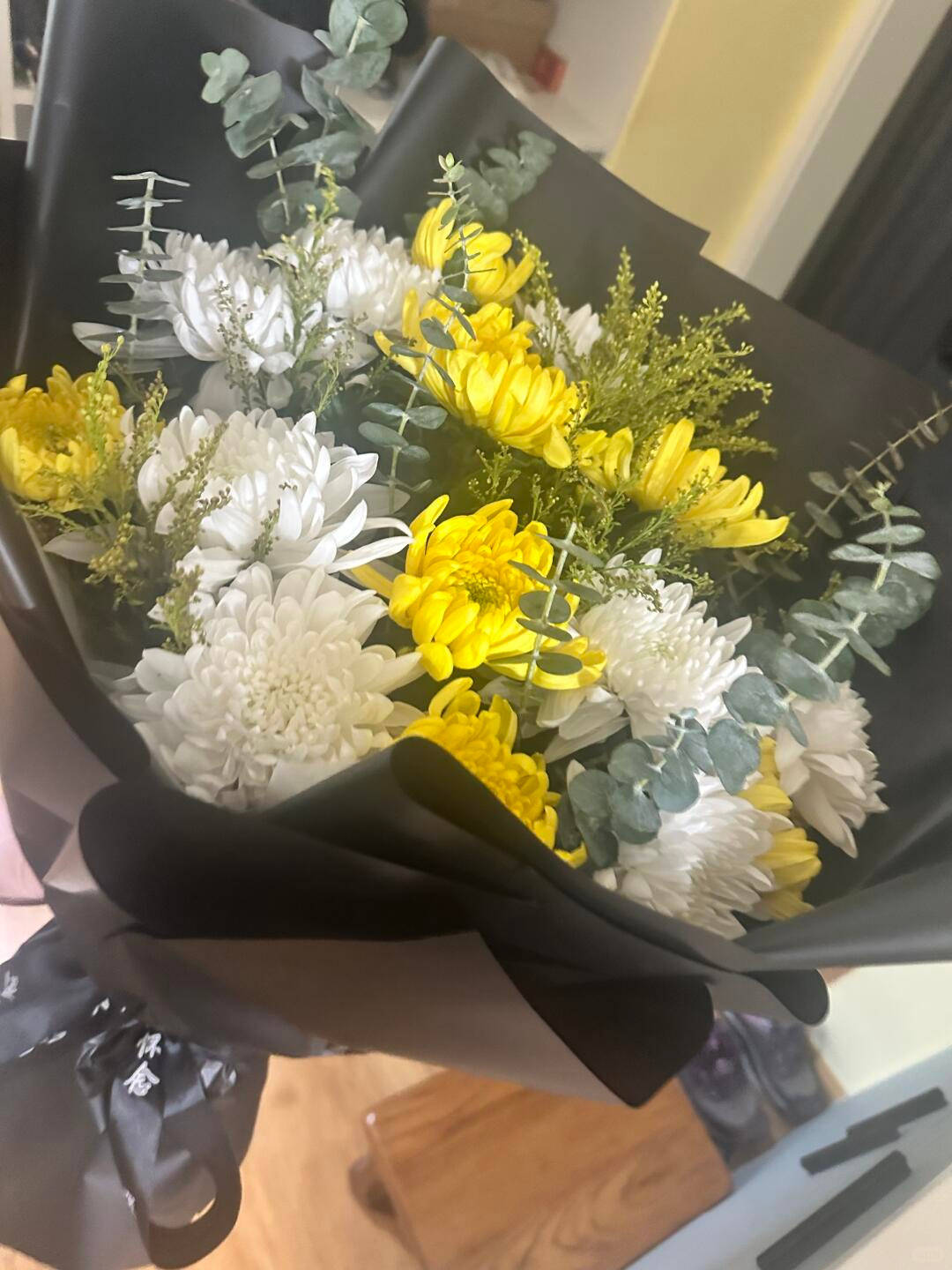 上海高中生买99朵康乃馨为母亲庆生<strong></p>
<p>数字货币交易平台开发</strong>,却收到菊花写着“缅怀逝者”,店家:骑手送错了