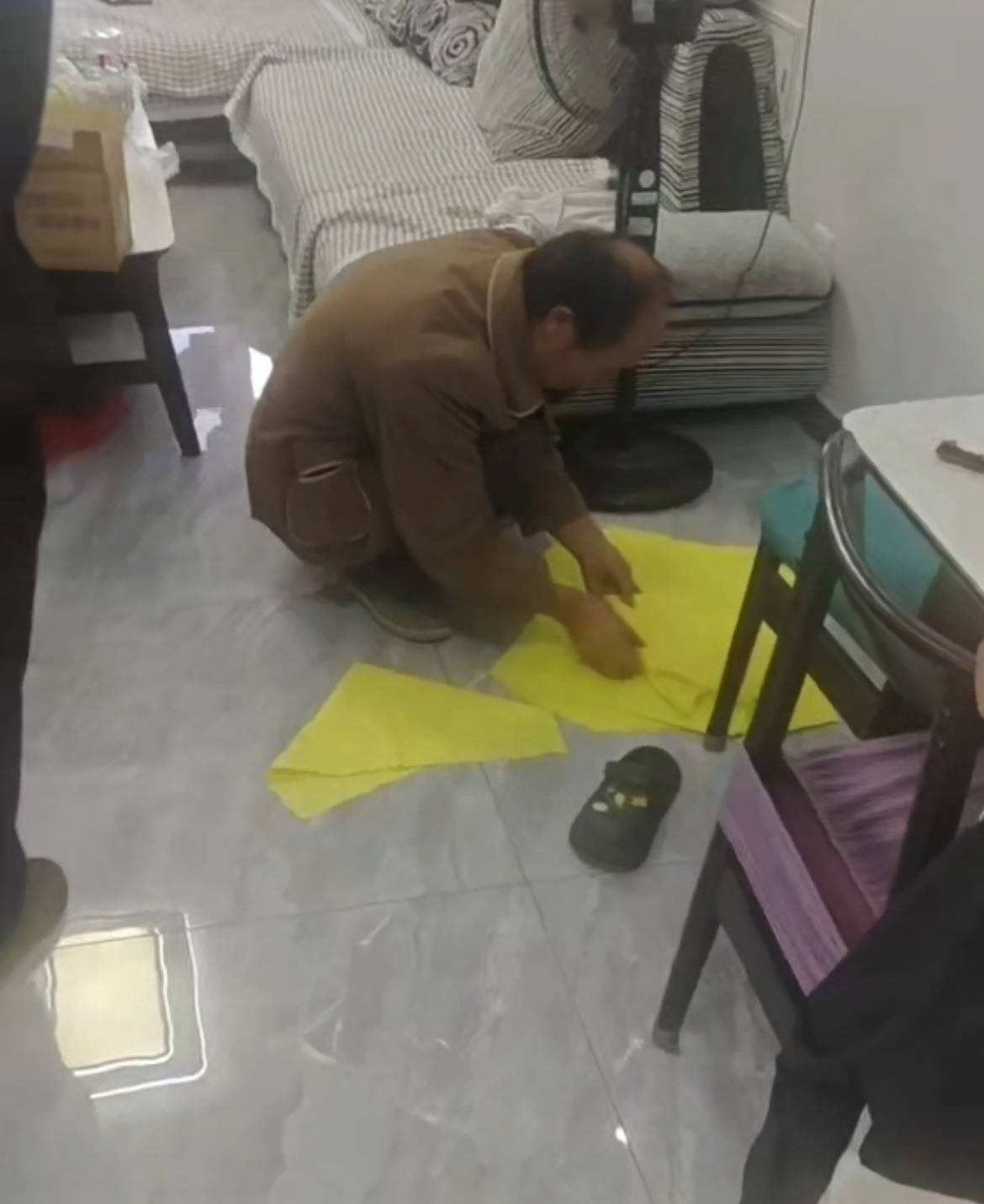 疑因离婚多年的前妻订婚<strong></p>
<p>数字货币交易</strong>,临沂一男子上门将其杀害,死者家属:检方已提起公诉