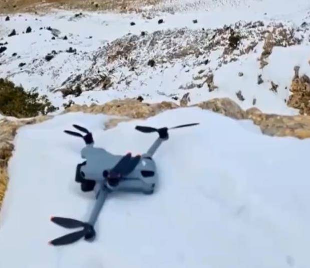 土耳其老鹰空中抓走无人机<strong></p>
<p>虚拟币交易平台app</strong>,带上山顶“玩自拍”