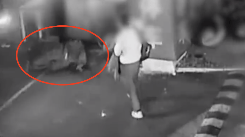 男子停车场随地小便被制止<strong></p>
<p>虚拟货币实时行情</strong>，恼羞成怒飞踹管理员致自己骨折，索赔18万余元，法院判了