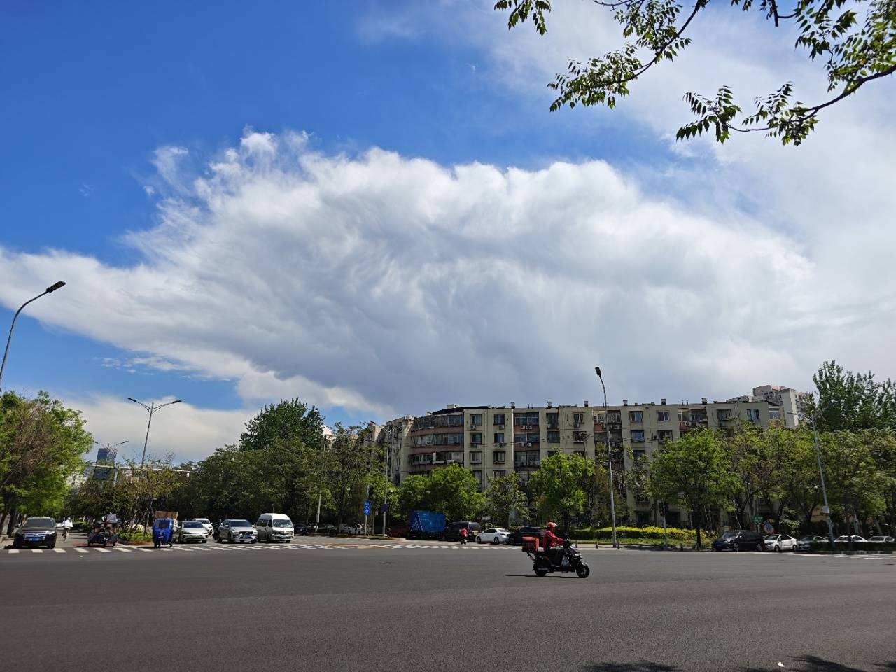 出现“雨幡”奇景<strong></p>
<p>虚拟货币实时行情</strong>，北京今天的云像“天空之城”