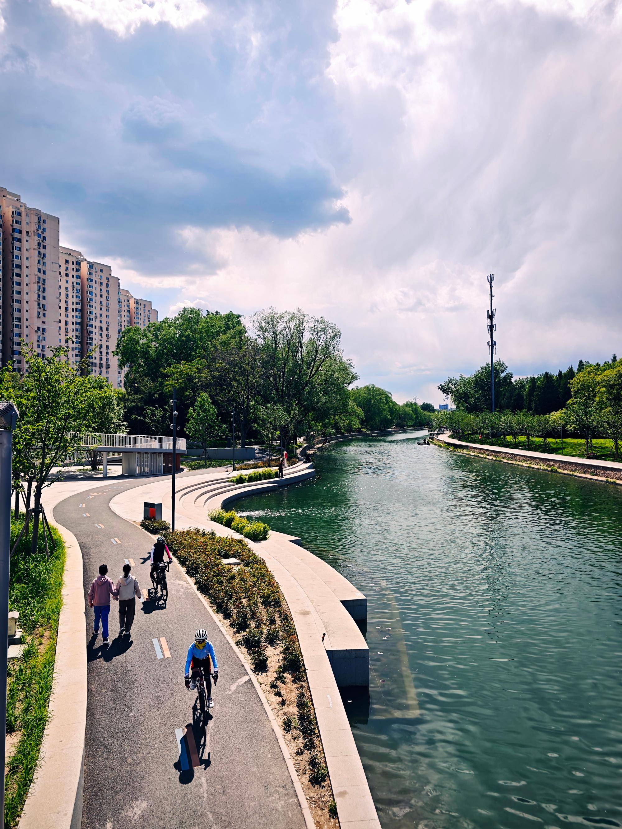 出现“雨幡”奇景<strong></p>
<p>虚拟货币实时行情</strong>，北京今天的云像“天空之城”
