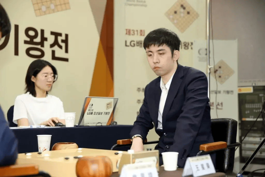逆转夺下LG杯世界冠军<strong></p>
<p>虚拟货币研讨会</strong>，当年的顽童已成中国围棋的领军人物